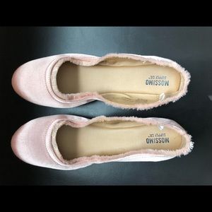 Ballet flats